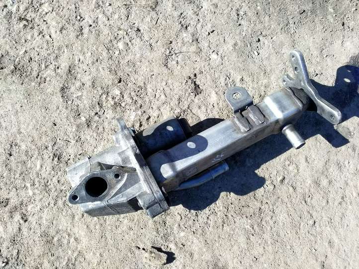 Volvo V70 (2000 - 2004)  30637142 Клапан EGR