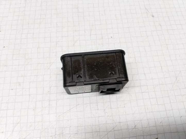 Opel Astra (1998 - 2004)  90561088 Кнопка стеклоподъемников
