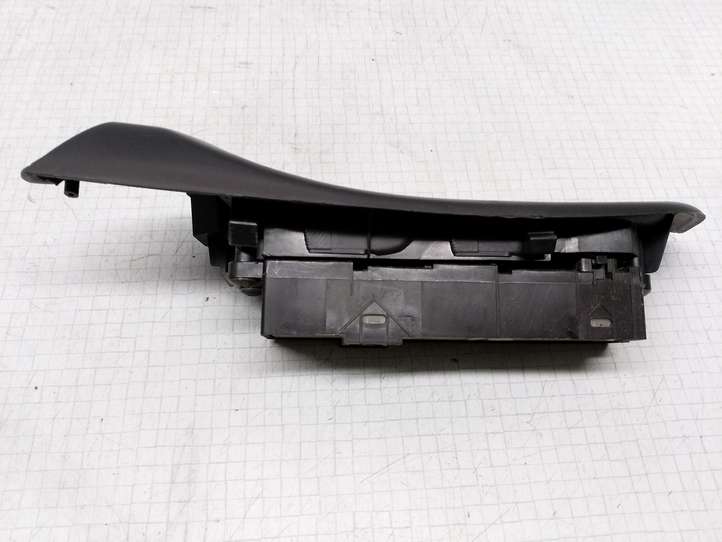 Nissan Almera N16 (2000 - 2010)  80961BM510 Кнопка стеклоподъемников