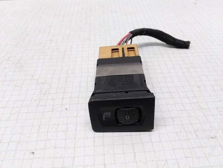 Volkswagen Golf IV (1998 - 2005)  1J0963564B Включатель обогрева