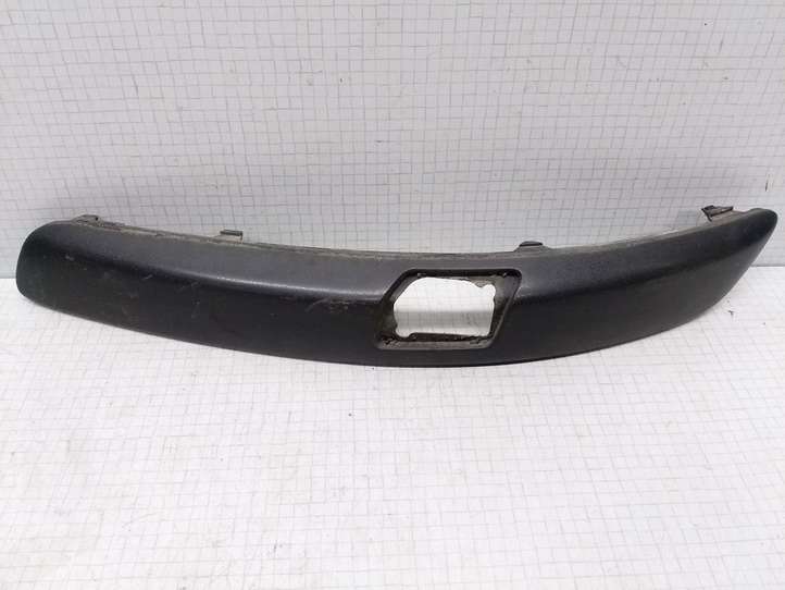 Volkswagen Golf V (2003 - 2009)  1K0807717C Отделка передней фары