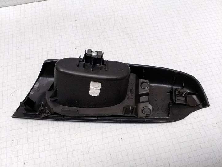 Nissan Almera N16 (2000 - 2010)  82946BM700RH Другая деталь отделки задний дверей