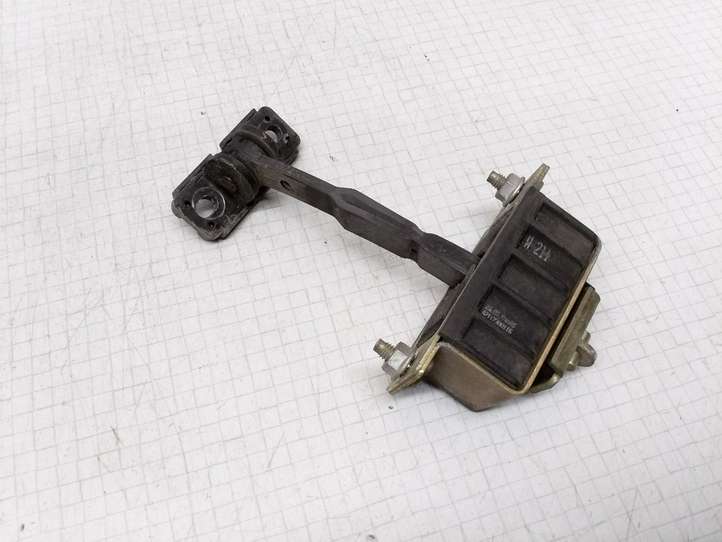 Mercedes-Benz E W211 (2002 - 2009)  A2117300116 Ограничитель открывания задней двери