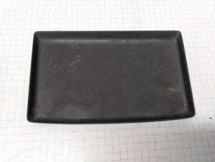 Volkswagen Polo (2005 - 2009)  6Q0858168 Подстилочка выдвижного ящика / полочки