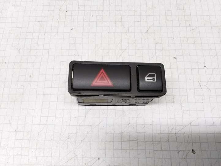 BMW 3 E46 (1998 - 2005)  61318368920 Включатель аварийных фонарей