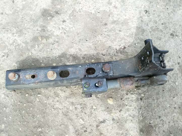 Mercedes-Benz Sprinter W901 W902 W903 W904 (1995 - 2007)   Другая деталь отсека двигателя