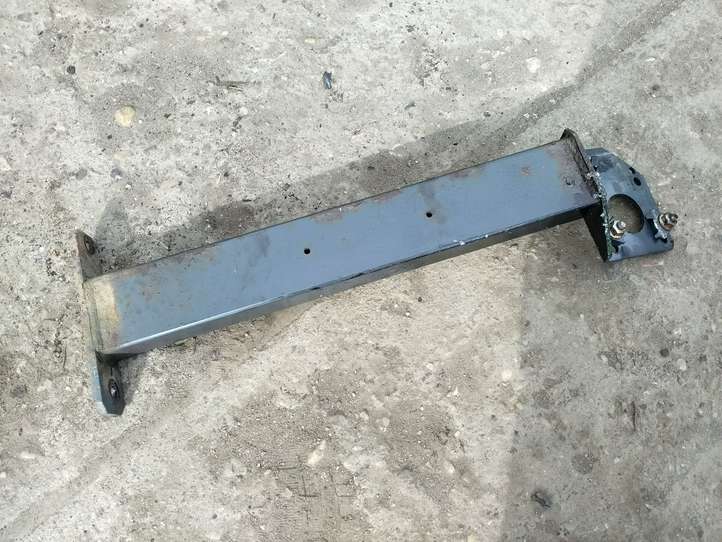 Mercedes-Benz Sprinter W901 W902 W903 W904 (1995 - 2007)   Другая деталь отсека двигателя