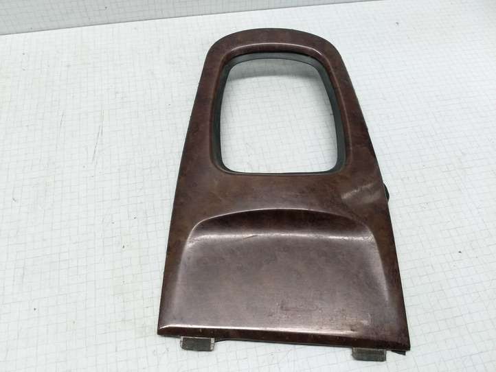 Mitsubishi Galant (1997 - 2003)  MR216419 Рамка рычага переключения передач