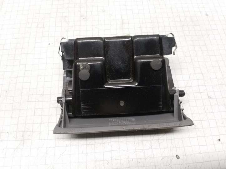 Skoda Octavia Mk1 (1U) (1996 - 2004)  1U0857962A Пепельница