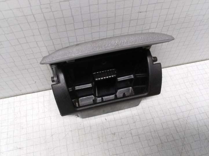 Skoda Octavia Mk1 (1U) (1996 - 2004)  1U0857962A Пепельница