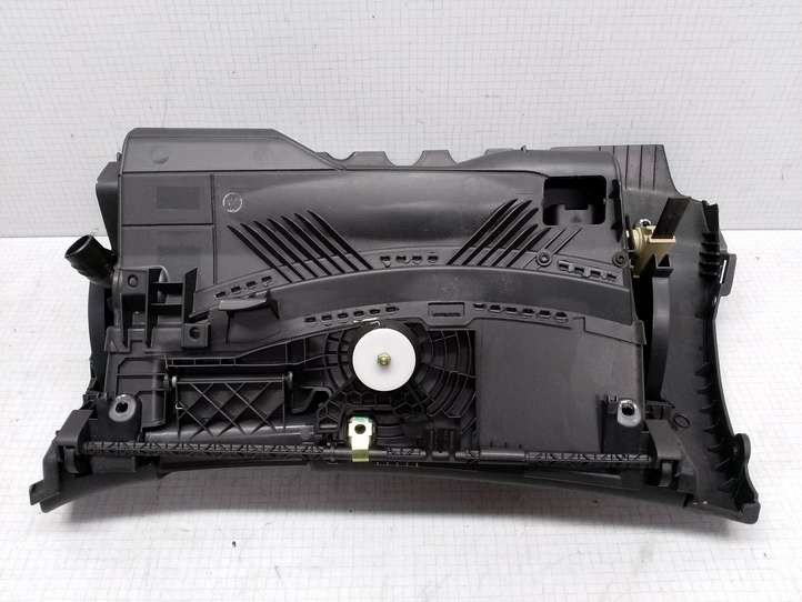 Skoda Octavia Mk2 (1Z) (2004 - 2013)  1Z1857103 Комплект ящика для вещей (бардачка)