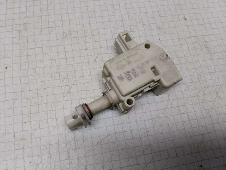 Volkswagen Bora (1998 - 2005)  3B0959782 Включатель центрального замка