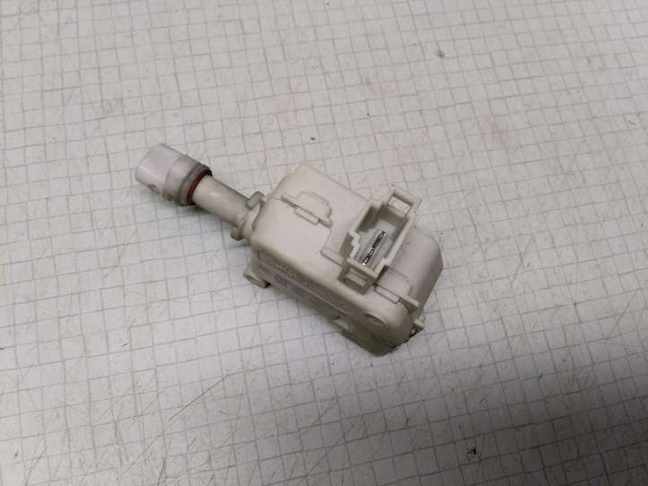 Volkswagen Bora (1998 - 2005)  3B0959782 Включатель центрального замка