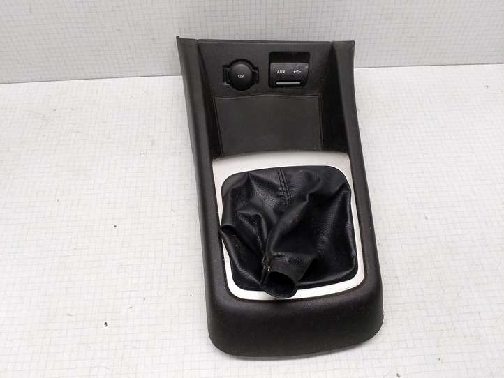 Kia Ceed (2006 - 2010)  1296721 Рамка рычага переключения передач
