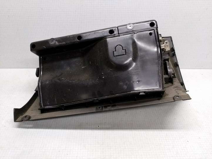 Volkswagen Bora (1998 - 2005)  1J1857101A Комплект ящика для вещей (бардачка)
