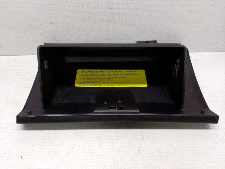 Hyundai Getz (2002 - 2005)  845111C000 Крышка ящика для вещей (бардачка)