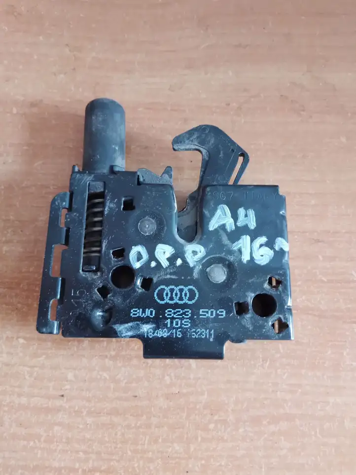 Audi A4 S4 B9 (2015 - 2019) 8W0823509 Замок капота — фото 2