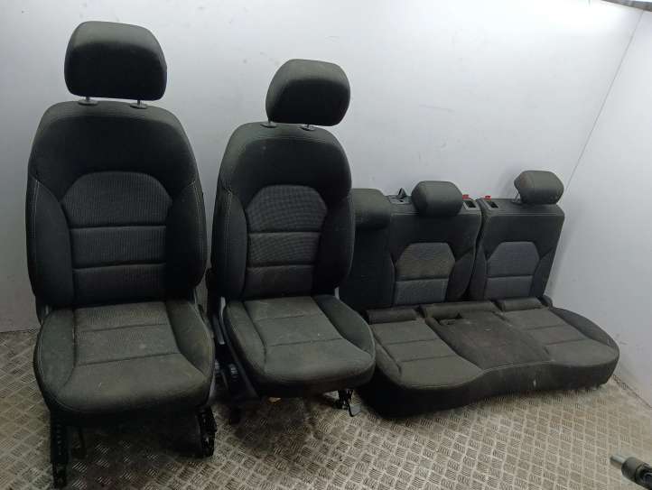 Mercedes-Benz B W246 W242 Salono komplektas