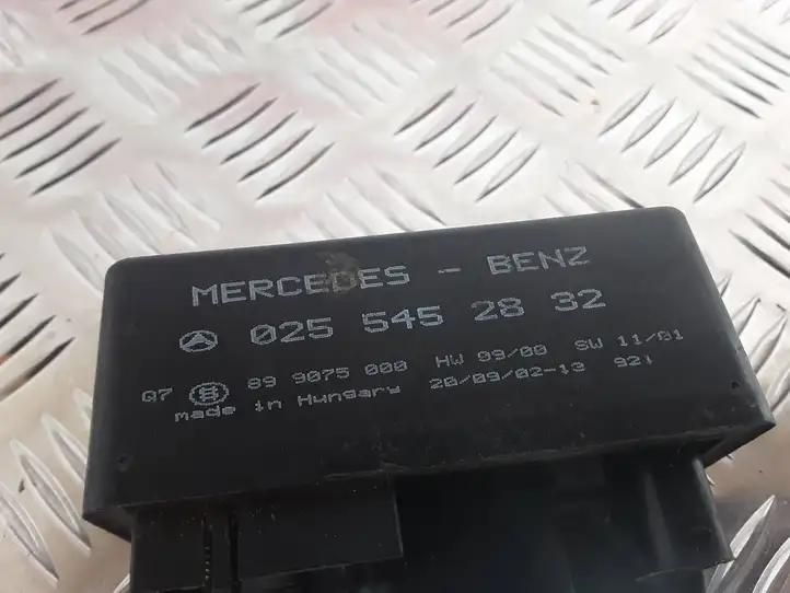 Mercedes-Benz E W212 (2009 - 2016) 0255452832 Реле накала свечей — фото 2