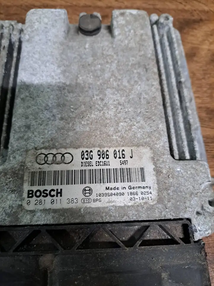 Audi A3/S3 8P (2003 - 2005) 03G906016J Блок управления двигателем (ЭБУ) — фото 2