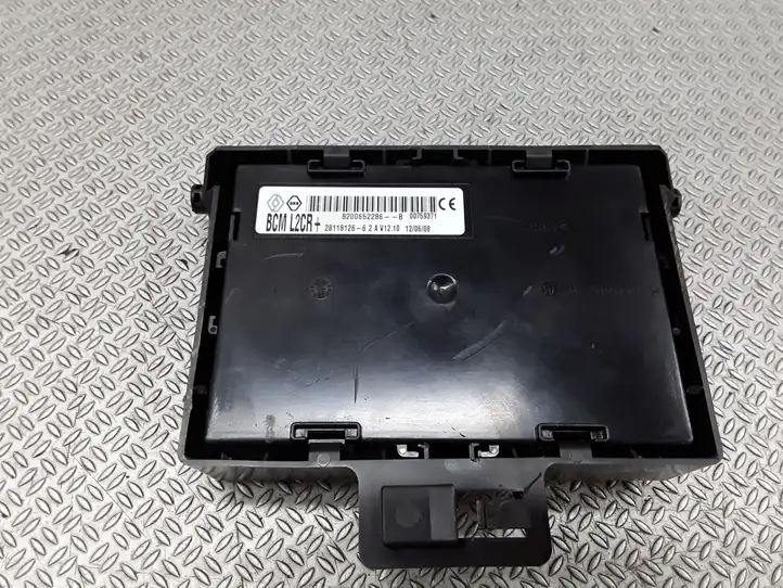 Renault Modus (2007 - 2012)  8200652286B Mодуль kомфортa