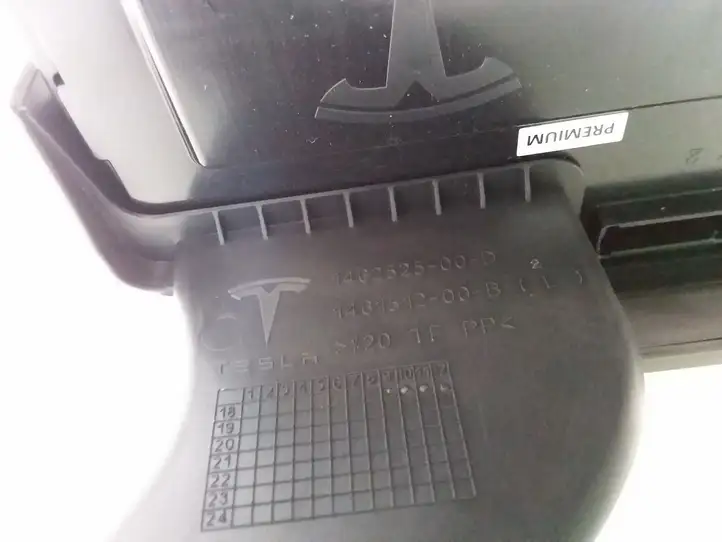 Tesla Model 3 (2017 - 2023) 107867390K Модуль комфорта — фото 7