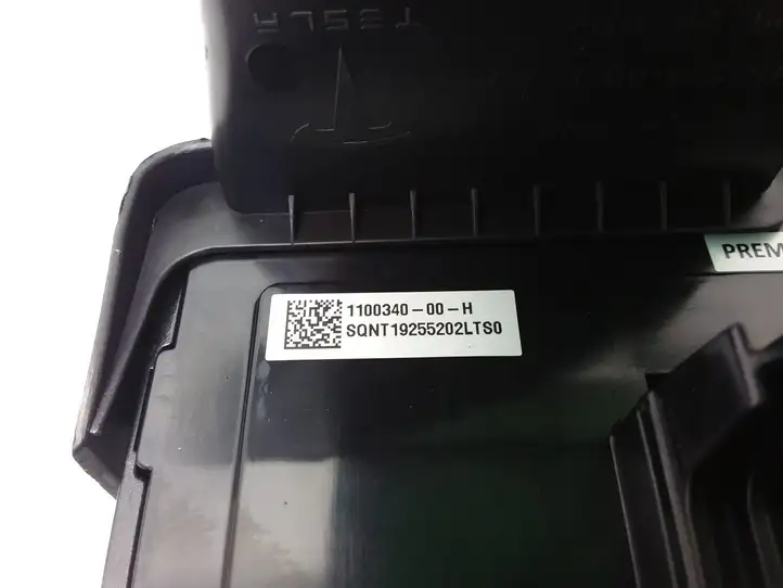 Tesla Model 3 (2017 - 2023) 110034000H Модуль комфорта — фото 4