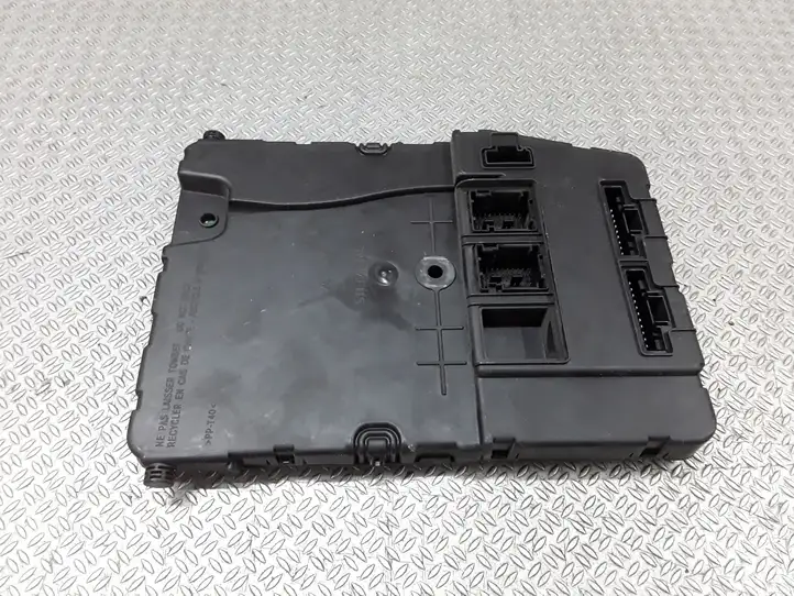 Renault Grand Scenic (2006 - 2009)  8200606824 Mодуль kомфортa