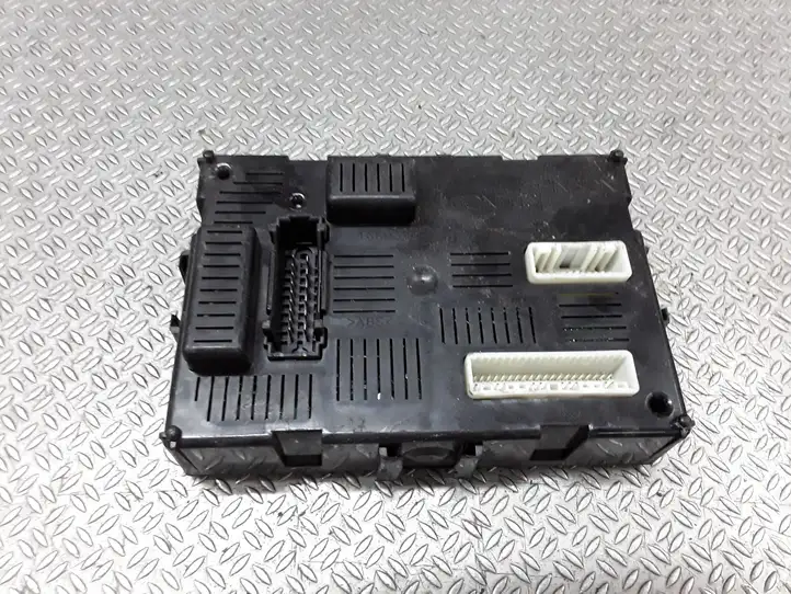 Nissan Micra (2008 - 2010) 216691698F Модуль комфорта — фото 2
