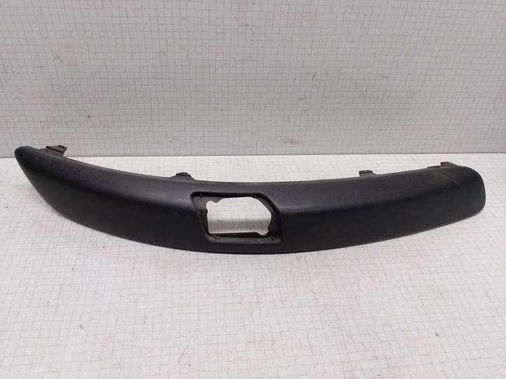 Volkswagen Golf V (2003 - 2009)  1K0807718C Отделка передней фары