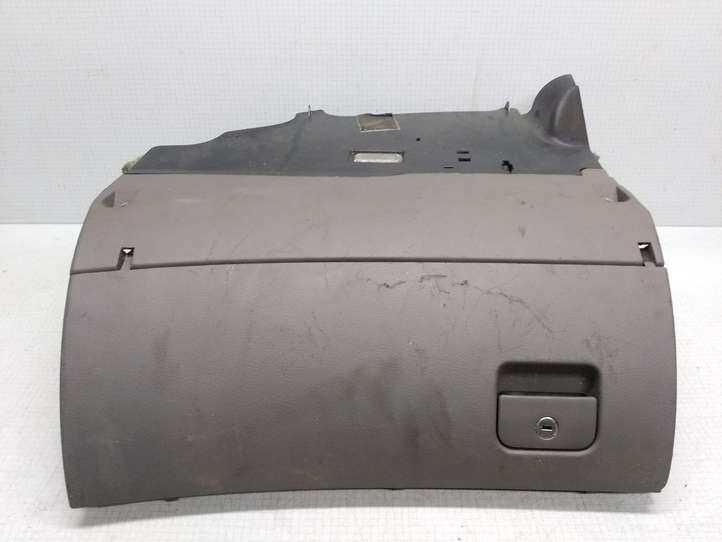 Audi A6 (1997 - 2001)  4B1857035 Комплект ящика для вещей (бардачка)