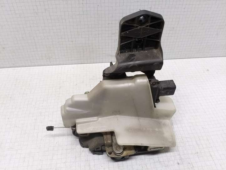 Volkswagen PASSAT B5.5 (2001 - 2005)  3B0837868 Замок задней двери