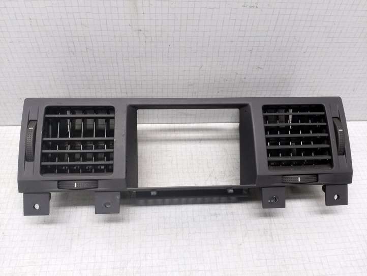 Opel Vectra (2002 - 2005)  09177133 Центральный дефлектор