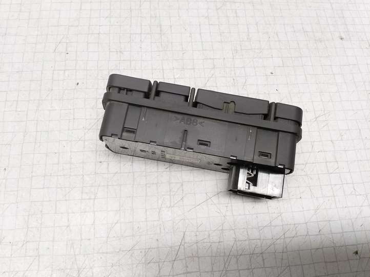 Opel Vectra (2002 - 2005)  09185954 Кнопка стеклоподъемников