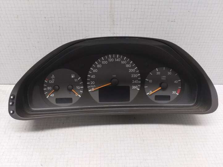 Mercedes-Benz E W210 (1995 - 2002)  A2105402911 Спидометр (приборный щиток)