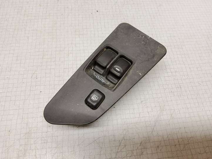 Mitsubishi Space Runner (1999 - 2002)   Кнопка стеклоподъемников