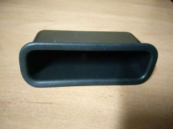 Toyota Corolla Verso E121 (2004 - 2007)  748160F020 Другая деталь отделки задний дверей