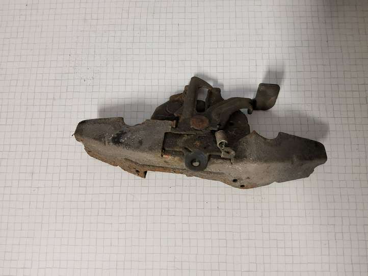 Toyota Avensis T250 (2003 - 2006)   Замок капота