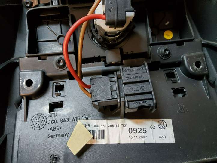 Volkswagen PASSAT B6 (2005 - 2010)  3C0863615 Задняя воздушный дефлектор
