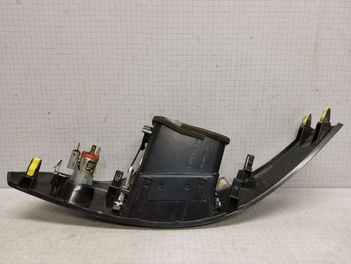 Toyota Corolla Verso E121 (2004 - 2007)  6556444010 Центральный дефлектор