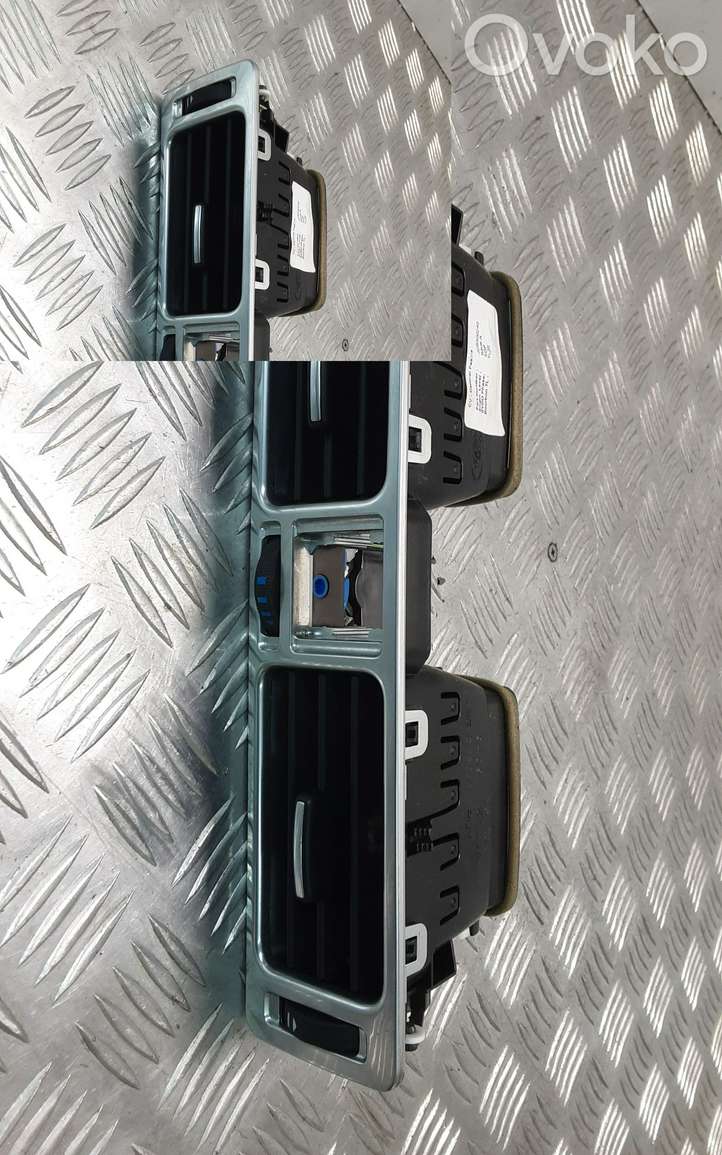 Land Rover Range Rover (2005 - 2009)  JDB500240 Центральный дефлектор