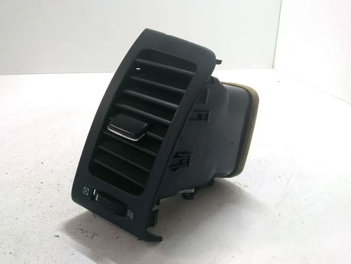 Toyota Corolla Verso E121 (2001 - 2004)  1556423020 Центральный дефлектор