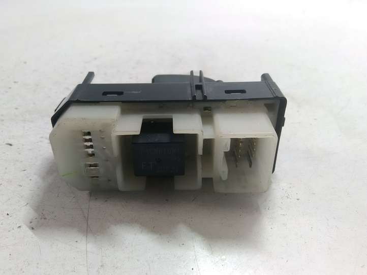 Toyota Corolla Verso E121 (2001 - 2004)  8403013030 Кнопка стеклоподъемников