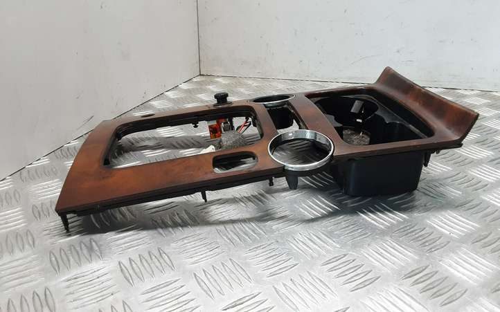 Volkswagen Touareg I (2002 - 2010)  7L6858601 Рамка рычага переключения передач