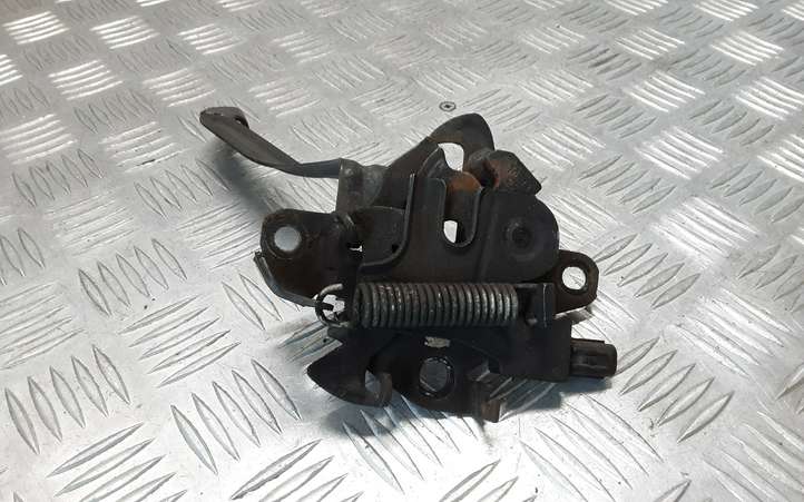 Toyota Verso (2009 - 2012)   Замок капота