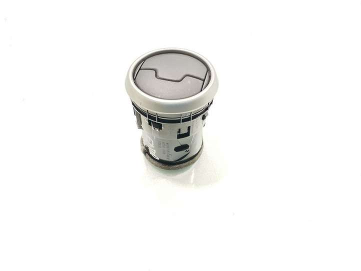 Nissan Qashqai (2006 - 2010)  68760JD10A Центральный дефлектор