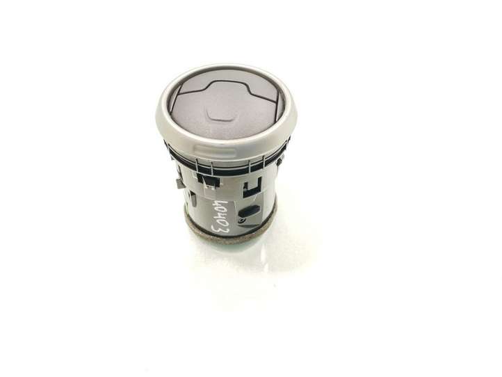 Nissan Qashqai (2006 - 2010)  68760JD10A Центральный дефлектор