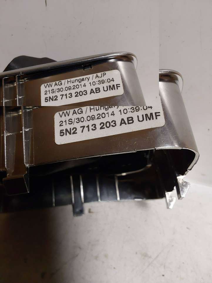 Volkswagen Tiguan (2011 - 2016)  5N2713203AB Рамка рычага переключения передач