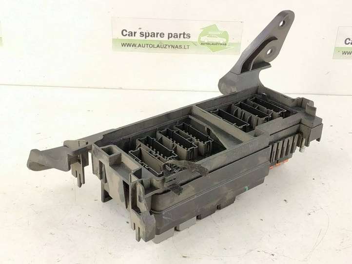 Mercedes-Benz ML W164 (2005 - 2011)  1645403372 Блок предохранителей