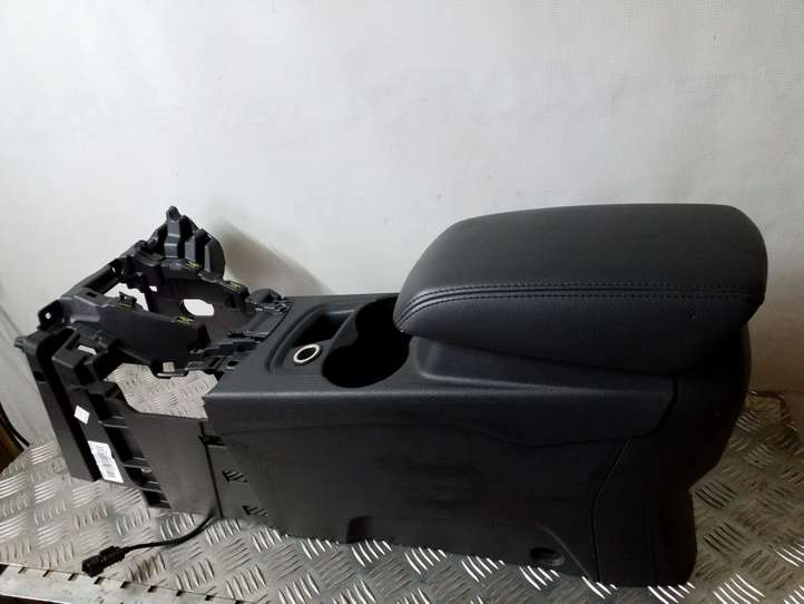 Ford Focus (2011 - 2015)  BM51A045A06 Подлокотник